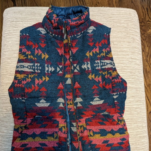 American Eagle Multicolor Tribal Puffer Vest - Picture 3 of 5